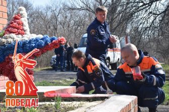 Новошахтинцы наводят порядок в памятных местах